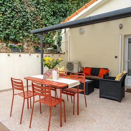 Lägenhet Ecrin Au Calme, Terrasse & Parking, Nice